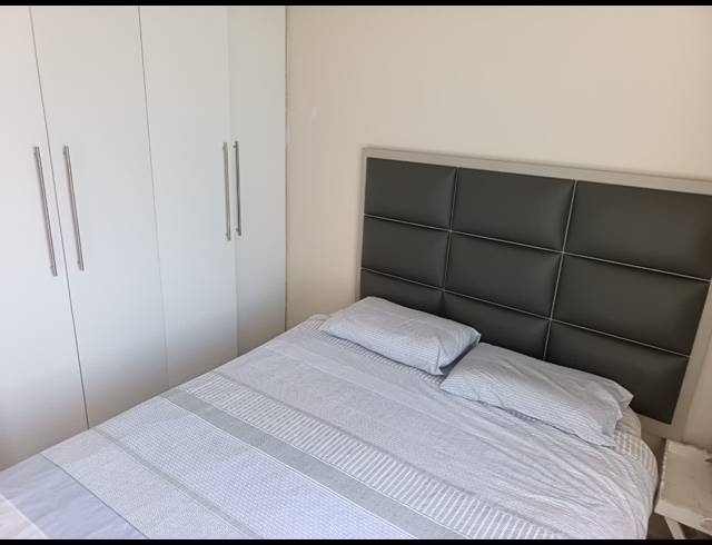 2.5 BEDROOM FLAT TO LET IN ESSENWOOD